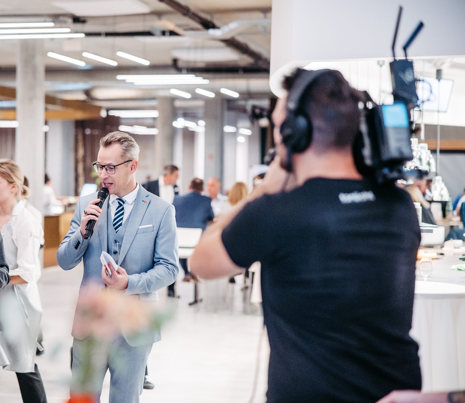 TV-Produktion, Kamera im Vordergrund